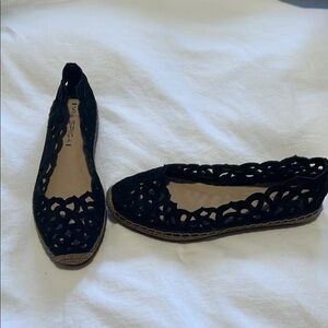 Black Ballet Flats with Intricate Cut-Out Design